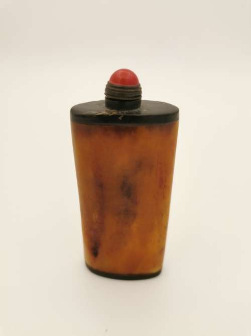 Old Chinese Cattle bone snuff bottle