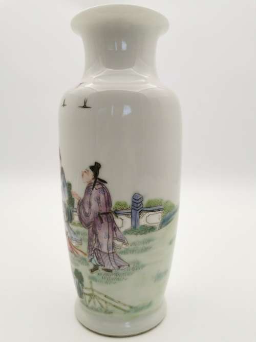 Antique decorated Chinese vase of the MinGuo era