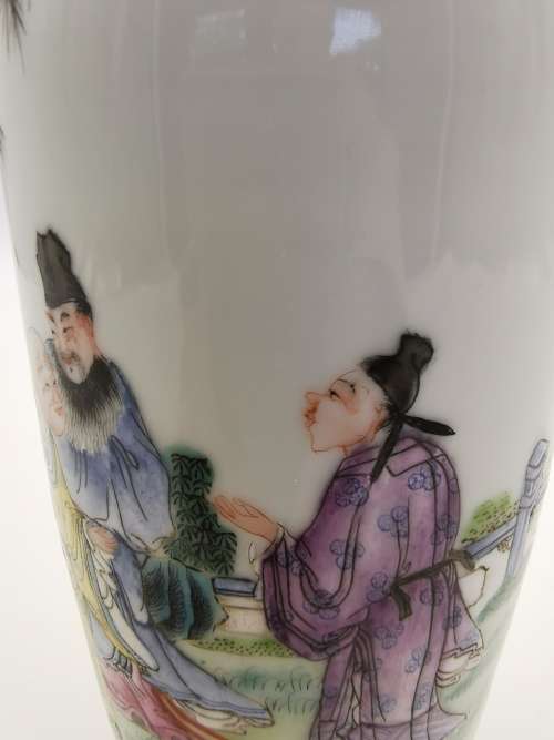 Antique decorated Chinese vase of the MinGuo era