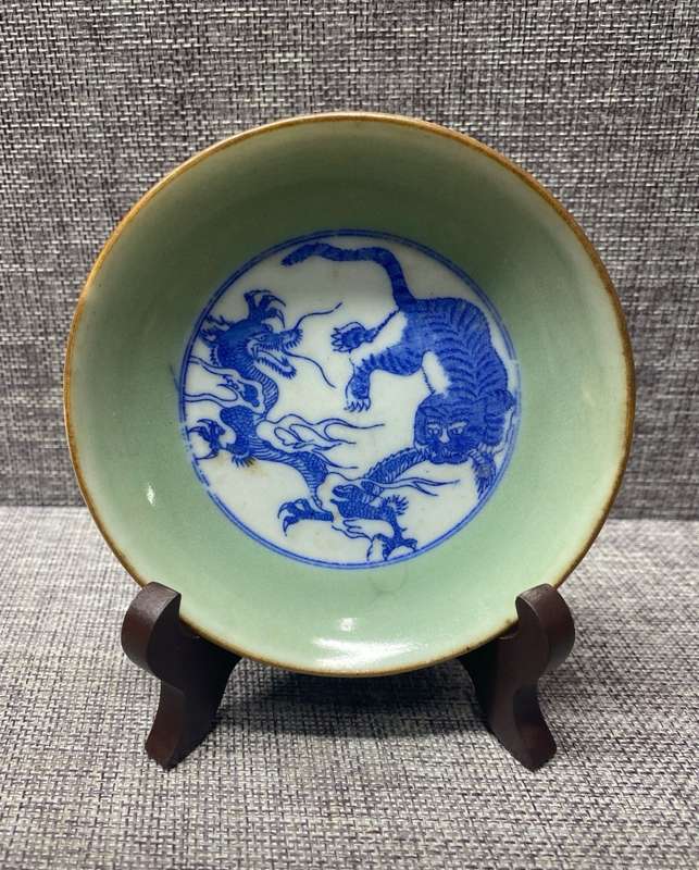 Antique Chinese porcelain plate MINGUO(1912-1949)