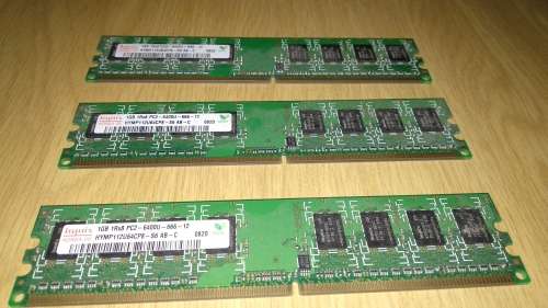Hynix 1GB 1Rx8 PC2-6400U-666-12 DDR2 ram sticks (3 available)