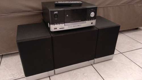 JVC Micro DVD Hifi system with Bluetooth UX-DN721