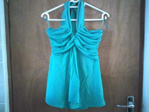 100% Authentic-guess top size small