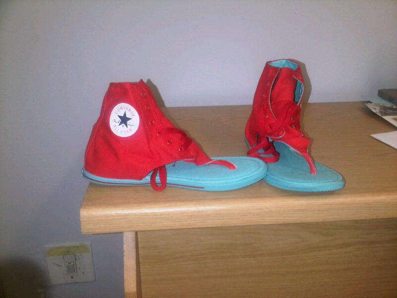 Converse Chuck Taylor Ladies Thong size 4.5 Red/Blue