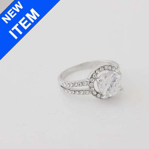 [Uniq Collections]Unique Design Diamond Ring With White Artificial Diamonds Size O