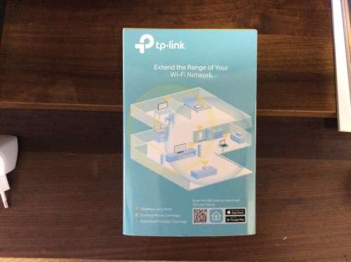 TP LINK EXTENDER 300 Mbps Universal Wi-Fi Range Extender & Ethernet Cabal and Adsl splitter