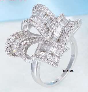 AWESOME WHITE GOLD DIAMANTE COCKTAIL RING - SIZE 7(O)