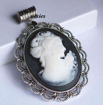 LARGE TIBETAN SILVER CAMEO PENDANT