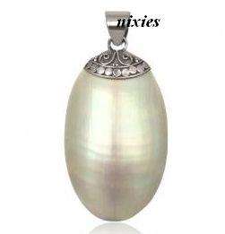 EXTRAORDINARY MOTHER OF PEARL 925 STERLING SILVER PENDANT