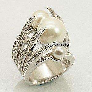 AWESOME PEARL COCKTAIL RING - SIZE 9(S)