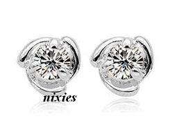 DAZZLING SWAROVSKI DIAMOND STUDS