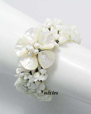 LOVELY MOTHER OF PEARL BRACELET
