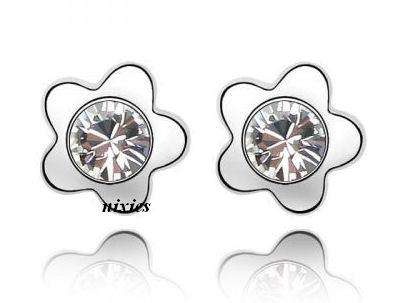 GORGEOUS DAINTY DIAMOND SWAROVSKI EARRING STUDS