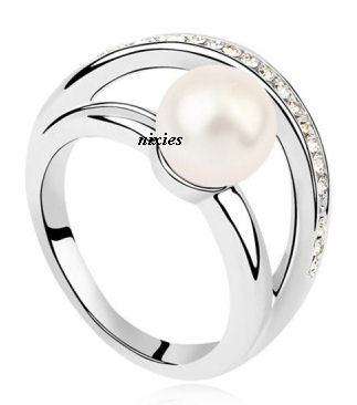AMAZING PEARL & SWAROVSKI CRYSTAL RING - SIZE 6(M)