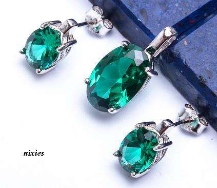 PERFECT NATURAL EMERALD PENDANT/EARRING 925SS SET