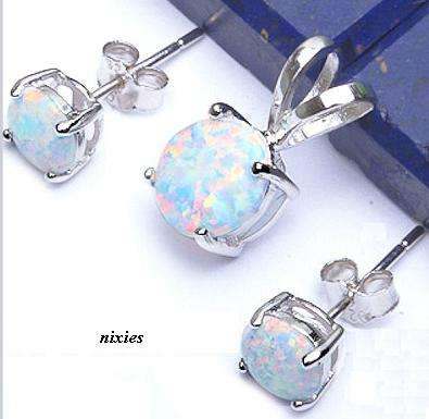CHARMING NATURAL WHITE FIRE OPAL PENDANT/EARRING 925SS SET