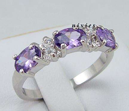LOVELY TANZANITE & DIAMOND WHITE GOLD RING - SIZE 8