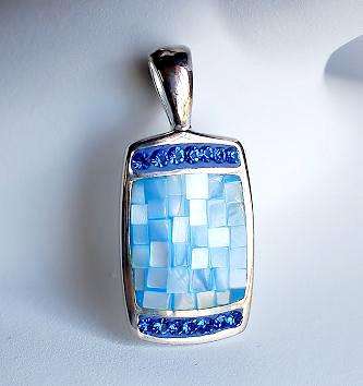 BEAUTIFUL MOTHER OF PEARL & CRYSTAL PENDANT