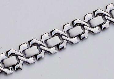 ATTRACTIVE STAINLESS STEEL BRACELET