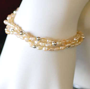 FEMININE FRESHWATER PEARL & STERLING SILVER BRACELET