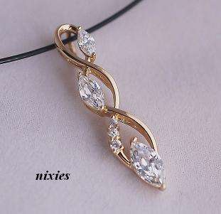 STRIKING CZ DIAMANTE JOURNEY PENDANT