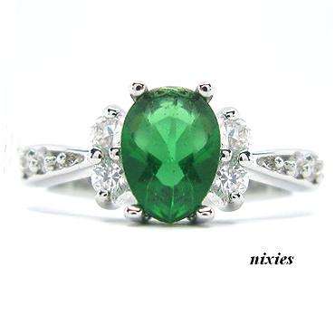 STRIKING OVAL EMERALD RING - SIZE 7(O)