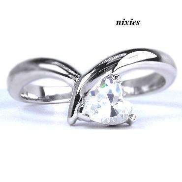 EXQUISITE SOLID SILVER DIAMOND ENGAGEMENT RING - SIZE 8(Q)