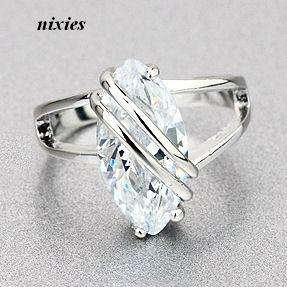 AWESOME DIAMOND SIMULANT ENGAGEMENT RING - SIZE 8(Q)