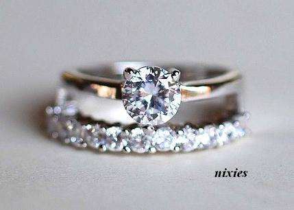 AMAZING WHITE GOLD DIAMOND WEDDING SET - SIZE 7(O)