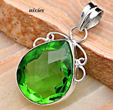 OUTSTANDING STERLING SILVER PERIDOT PENDANT