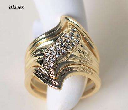UNIQUE 3 PIECE YELLOW GOLD WEDDING SET - SIZE 8(Q)