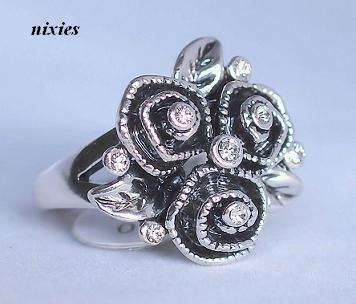 GORGEOUS TIBETAN SILVER CRYSTAL FLOWER - SIZE 8(Q)