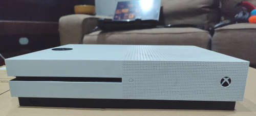 Xbox one s. Please read description