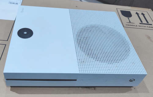 Xbox one s. Please read description