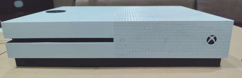 Xbox one s. Please read description
