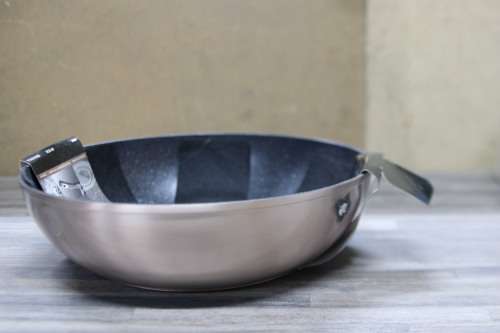 BERLINGER HAUS 28CM TITANIUM COATING WOK PAN - ROSE GOLD (REFURBISHED)(NO HANDLE)