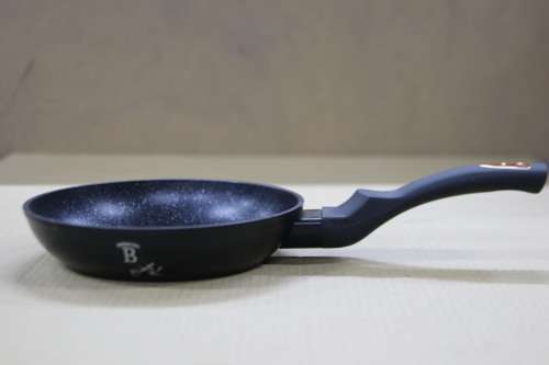 Berlinger Haus - 20 cm  Marble Coated Frypan - Black Rose(Second hand)