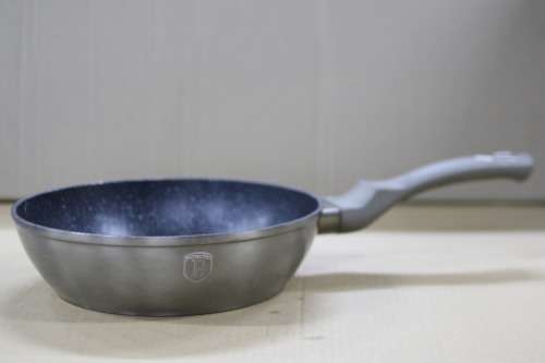 Berlinger Haus - 24 cm Carbon Metallic  Line Deep Fry Pan (Second hand)