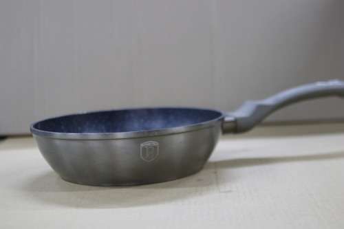 Berlinger Haus - 24 cm Carbon Metallic  Line Deep Fry Pan (Second hand)