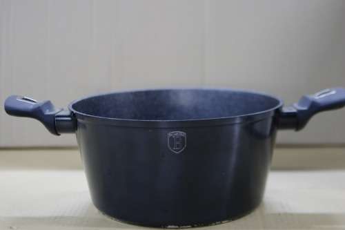 BERLINGER HAUS 20CM MARBLE COATING CASSEROLE- AQUAMARINE(SECOND HAND)(SCRATCHES)(FADING COLOR)