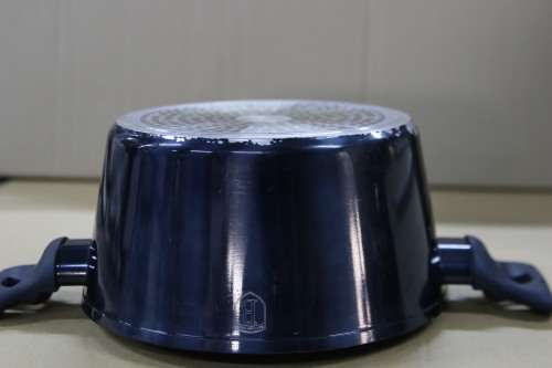 BERLINGER HAUS 20CM MARBLE COATING CASSEROLE- AQUAMARINE(SECOND HAND)(SCRATCHES)(FADING COLOR)