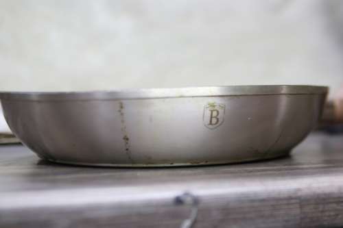 BERLINGER HAUS 28CM MARBLE COATING FRY PAN- CARBON(SECOND HAND)