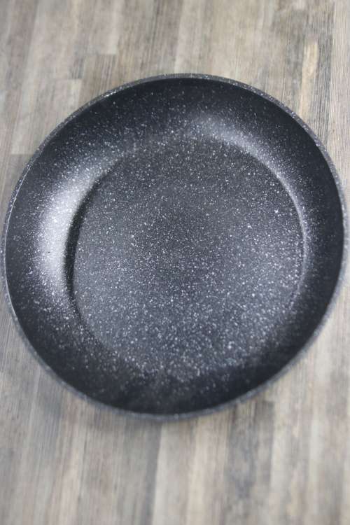 BERLINGER HAUS 24CM TITANIUM COATING FRY PAN - CARBON(SECOND HAND)