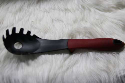 Berlinger Haus Spaghetti Spoon- (SECOND HAND)(BURGUNDY)