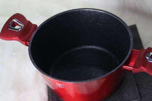 BERLINGER HAUS 24CM MARBLE COATING CASSEROLE-BURGUNDY(SECON HAND )
