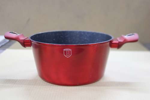 BERLINGER HAUS 24CM MARBLE COATING CASSEROLE-BURGUNDY(SECON HAND )