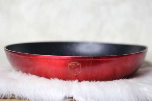 BERLINGER HAUS 28 CM MARBLE COATING FRY PAN - BURGUNDY METALLIC(SECOND HAND) (BROKEN HANDLE)(SKEWED)