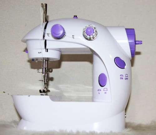 Portable Desktop Mini Electric Sewing Machine