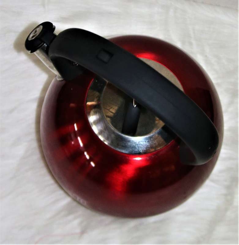 Berlinger Haus 3L Stainless Steel Whistling Kettle - Burgundy Metallic