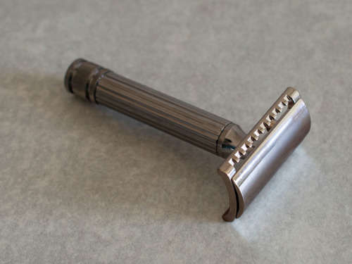 Fatip Testina Gentile Safety Razor (Black, Closed comb)